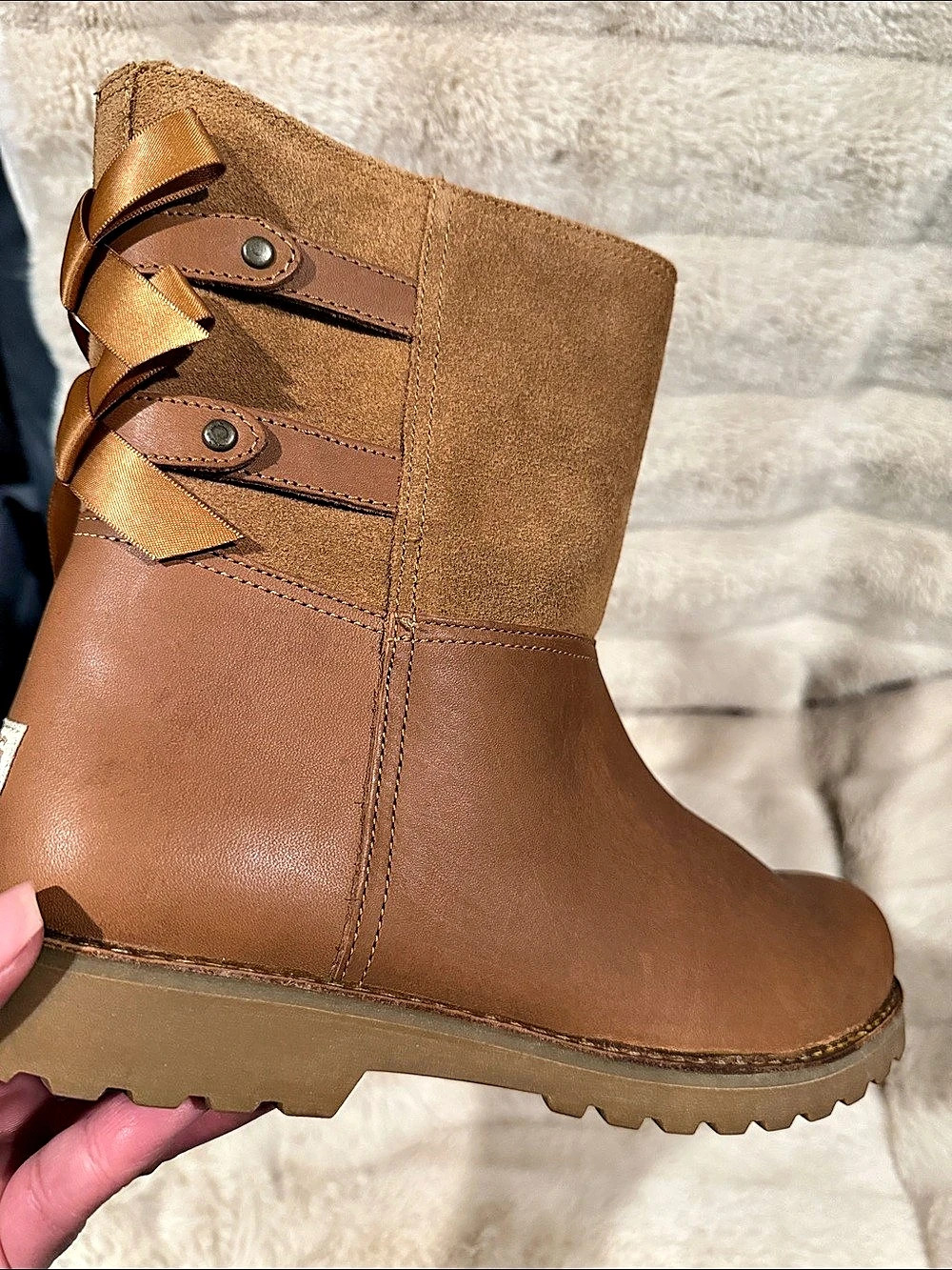 UGG Shayna Leather Boots US 8 Like New